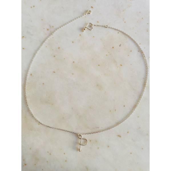 Collier personnalisé grande majuscule sparkle P
